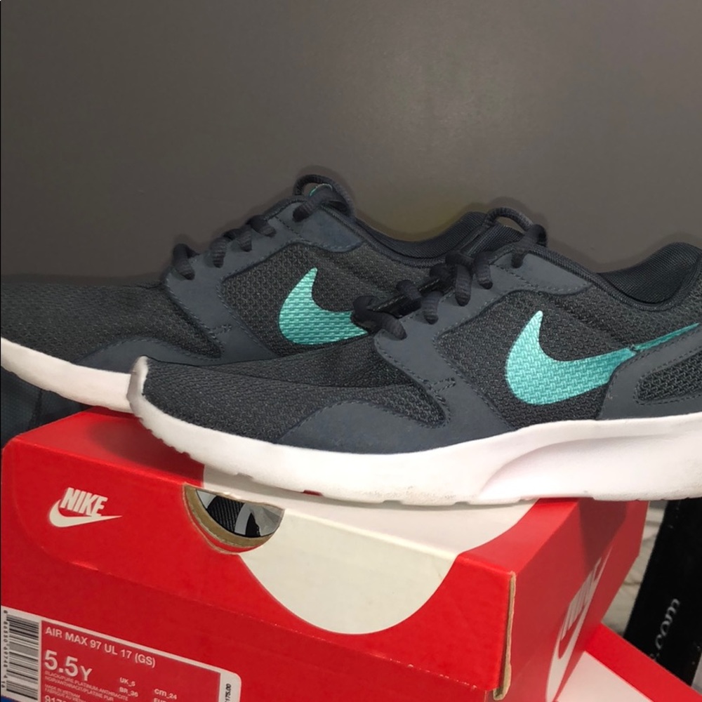 Nike Kashi Running Shoes